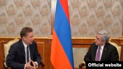 Армения -- Президент Армении Серж Саргсян (справа) принимает председателя правления ООО «Газпром» Алексея Миллера, Ереван, 25 октября 2016 г.