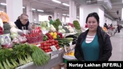 На фруктово-овощном рынке в Алматы. 14 марта 2017 года.
