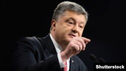 Президент України Петро Порошенко під час прес-конференції у Києві. 14 січня 2016 року