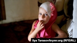 Дочь одного из крымских татар, арестованных после обысков 27 марта 2019 года