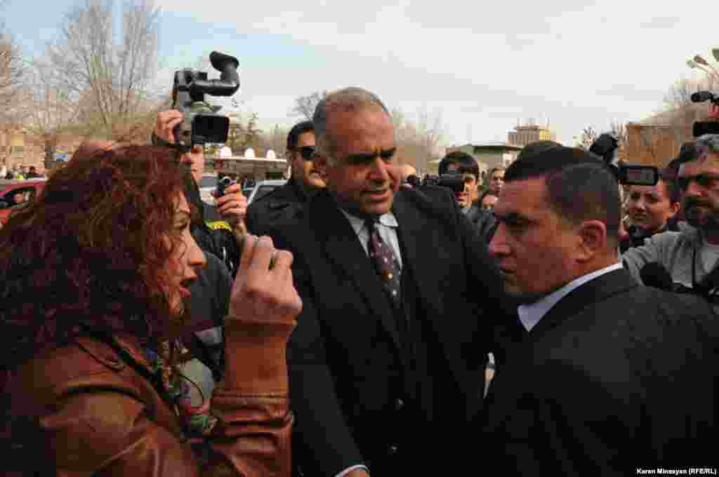 Armenia -- Opposition leader Raffi Hovhannisian holds meetings with supporters in regional towns, 26Feb2013
