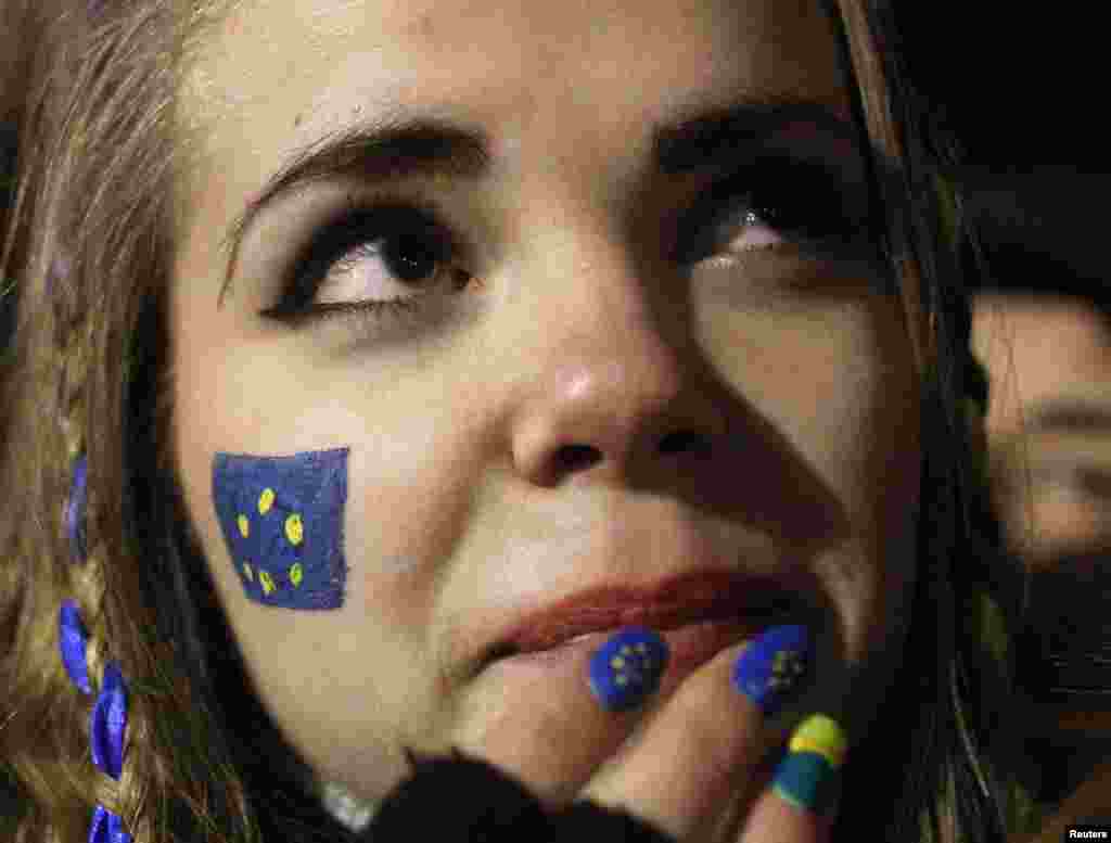 A pro-EU protester at a camp on Kyiv's Independence Square. (Reuters/Vasily Fedosenko)