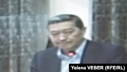 Бывший премьер-министр Серик Ахметов на суде по его делу. Караганда, 25 ноября 2015 года.