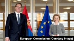 Președintele Serbiei s-a întâlnit cu președintele Comisiei Europene, Ursula von der Leyen, în iunie, la Bruxelles.