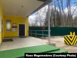 Центр временного содержания в поселке Сахарово. Фото: Роза Магомедова