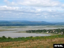 Prutul revărsat la Cotul Morii, iulie 2010