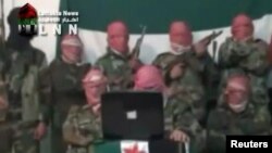 Сирийские военнослужащие-мятежники