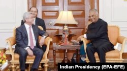 Президент Армении Серж Саргсян (слева) в Нью-Дели встречается с президентом Индии Рамом Натом Ковиндом, 3 ноября 2017 г․