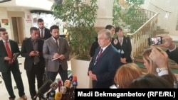 Aleksandr Lavrentyev (center), Russia's chief negotiator at the Syrian peace talks in Astana, speaks to the press on September 14.