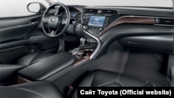 Салон автомобиля, Toyota Camry, иллюстрационное фото