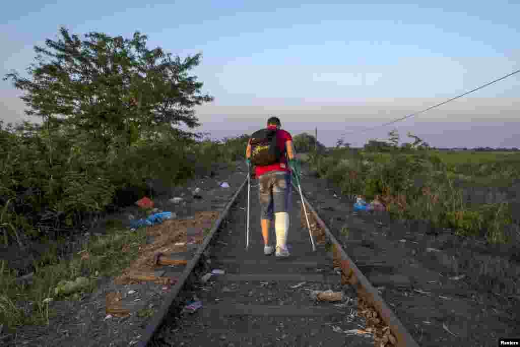 یک پناهجو در صربستان و حرکت پیاده به سمت مرز این کشور با مجارستان