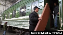Поезд в Кыргызстане. Иллюстративное фото.