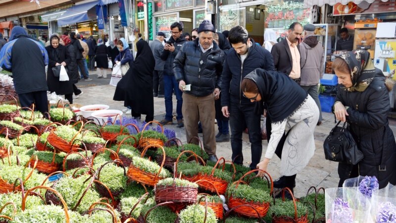 В Иране в канун Навруза подорожал праздничный стол "Хафтcин"