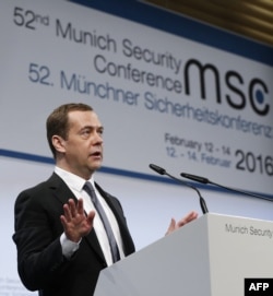 Дмитрий Медведев выступает на конференции в Мюнхене. 13 февраля 2016 года