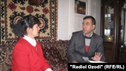 Tajikistan Tajik poet Farzona Khujandi speaks to Tajik Service correspondent Maasumi Muhammadrajab.1Nov2014