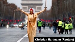 Protest 'Žutih prsluka' u Parizu 