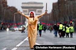 Sa jednog od protesta Žutih prsluka u Parizu