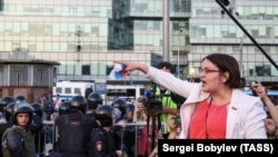 Юлия Галямина на акции протеста летом 2019 года