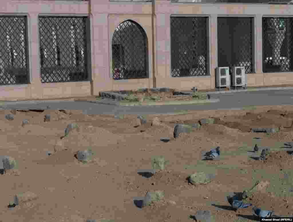 The grave of Umm al-Banin in Al-Baqi cemetery in Medina City, Umm al-Banin was wife of Imam Ali