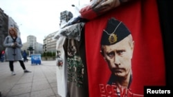 Suveniri sa likom ruskog predsednika Vladimira Putina u Beogradu