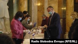 Prva sjednica Skupštine Srbije od početka krize izazvane epidemijom korona virusa - 28.april 2020