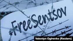 14 травня засуджений в Росії український режисер Олег Сенцов оголосив безстрокове голодування з вимогою звільнити всіх українських політв'язнів, які перебувають в російських в'язницях