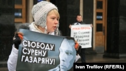 Евгения Чирикова за несколько минут до задержания