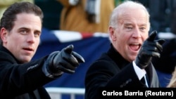 Joe Biden și fiul său Hunter la învestitura lui Barack Obama, Washington, 20 ianuarie 2009. Republicanii vor o anchetă asupra afacerilor lui Hunter Biden în Ucraina.