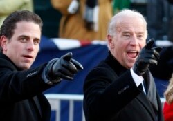 Joe Biden cu fiul său Hunter la învestitura lui Barack Obama în Washington.