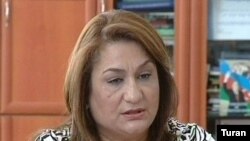 Komitənin sədri yenə də vurğulayıb ki, erkən nikah problemi hələ də qalmaqdadır