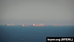Скопление судов в Керченском проливе, архивное фото