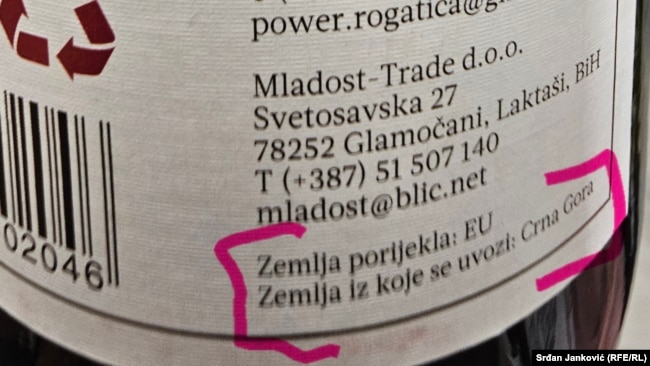 Etiketa që tregon se vendi i origjinës së verës së bardhë të Podgoricës nuk është Mali i Zi.
