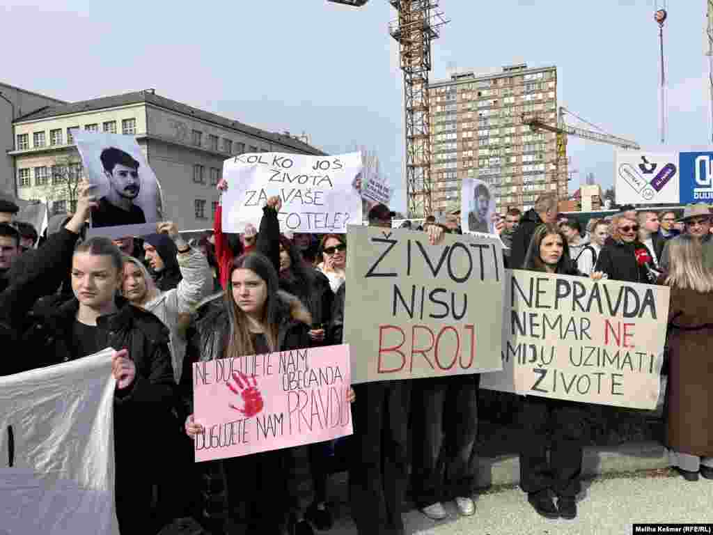 Demonstranti zahtijevaju odgovornost.