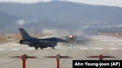 Avion luftarak F-16