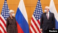 Заступниця держсекретаря США Венді Шерман і заступник міністра закордонних справ Росії Сергій Рябков розпочали зустріч у місії США в Женеві 10 січня