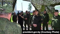 Аляксандр Лукашэнка ў ракетнай брыгадзе ў Асіповіцкім раёне падчас сумесных ядзерных вучэньняў з Расеяй. 21 траўня 2026 году. Ілюстрацыйнае фота 