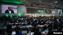 Бразилиянын Белен шаарында башталган COP30 климат саммитинде БУУнун баш катчысы Антониу Гуттериш сүйлөп жатат.