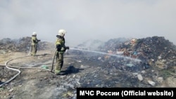 Гасіння пожежі на сміттєвому полігоні в Євпаторії