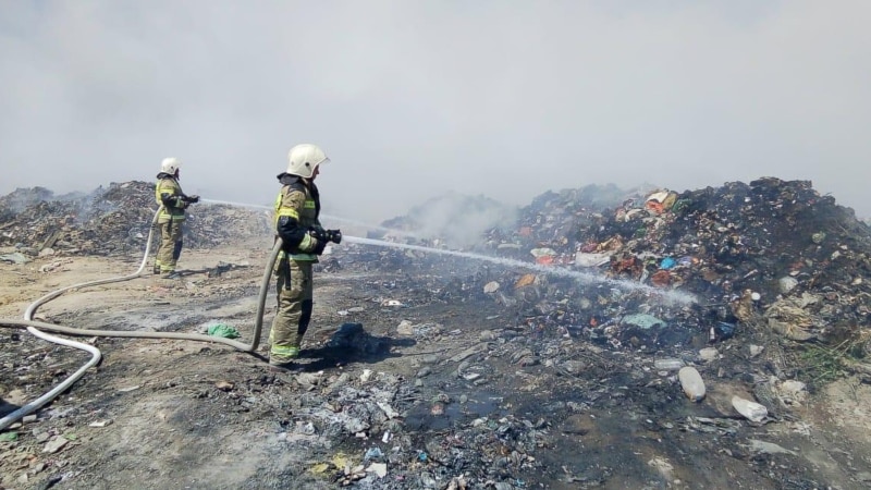 Евпатория: после пожара на мусорном полигоне продолжается тление – спасатели