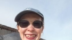 Американы жаяу аралауға шыққан Валерия