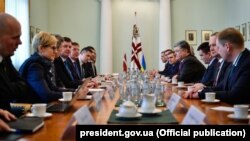 Президент України Петро Порошенко провів зустріч із прем'єр-міністром Латвійської Республіки Марісом Кучінскісом, 4 квітня 2017 року