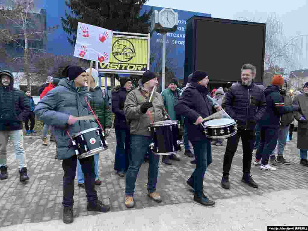 Bubnjalo se i na protestu u Subotici.