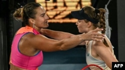 Арына Сабалена і Алена Рыбакіна. 31 студзеня 2026. 