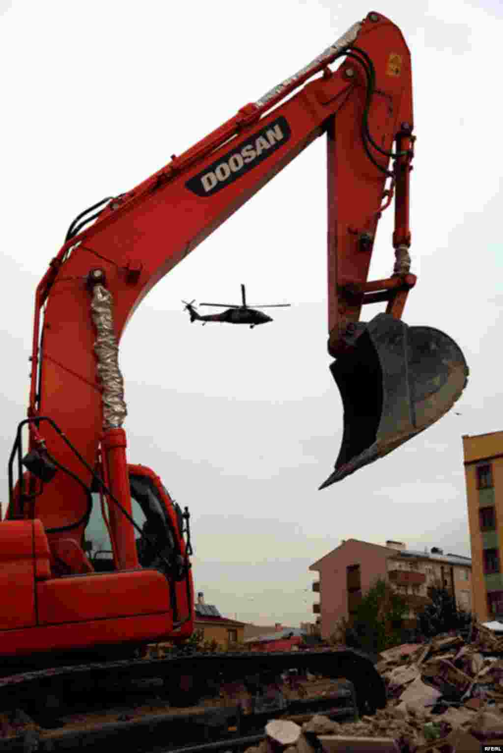 Фоторепортаж с землетрясения в Ване #18