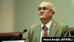 Šabić po treći, poslednji put, pozvao Agenciju da mu dostavi dokumenta iz predmeta kontrole imovine i prihoda gradonačelnika Beograda