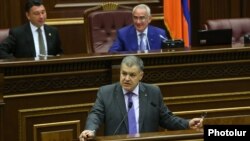 Armenia - Davit Harutiunian, the chief of the Armenian government staff, speaks during a parliamentary debate in Yerevan on the Electoral Code, 27Jun2016.