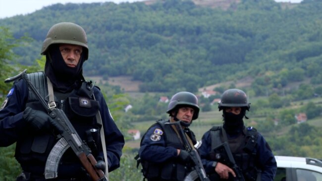 Ethnic Serbs In Kosovo Continue To Block Road To Border Crossing Over License Plates