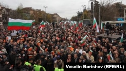 Контрапротест в подкрепа на Орешарски на "Орлов мост" в София