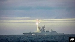 Admiral Qorşkov gəmisindən Tsirkon atışı (Arxiv fotosu)