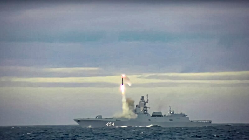 Путин испратил во Атлантски океан фрегата со нови хиперсонични крстосувачки ракети